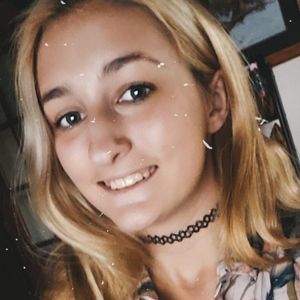 Meet your Posher, Lynsey